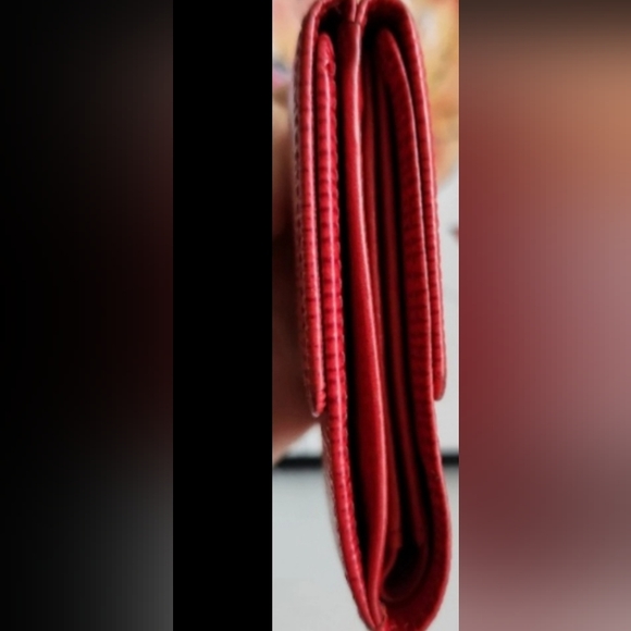 Louis Vuitton Epi Wallet - Picture 5 of 9